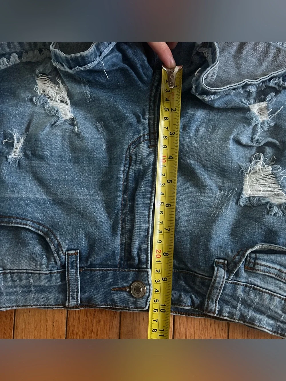 KanCan Distressed Medium Wash Cut Off Denim Shorts Size 28/9